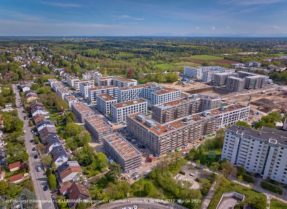 04.05.2023 - Luftbilder vom Alexisqaurtier und Pandion Verde in Neuperlach